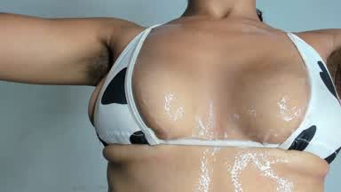 Creamy boobs 🤍