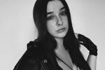 B&W dangerous Lady