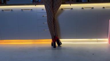 Seductive curves and movements for Christmas