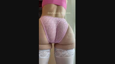 MILF ASS IN PANTY