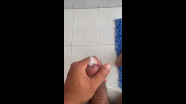 Massive eyaculation