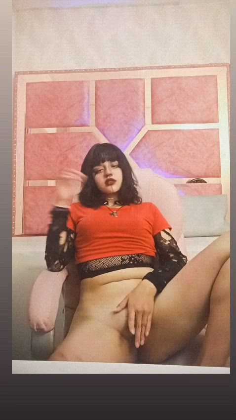 😈