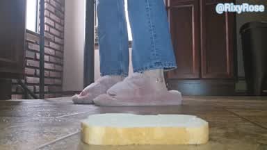 RixyRose Steps On Bread