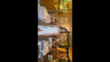date whit me in one restaurant