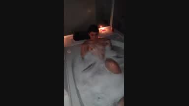 SENSUAL GIRL JACUZZI