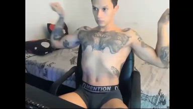 FLEXING MUSCLES