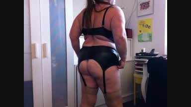 Dicke Fickmaus in Dessous