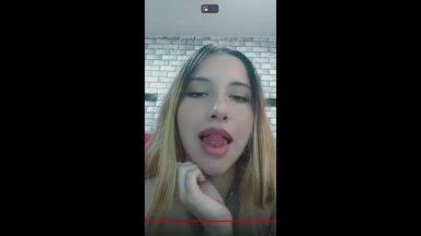 💋