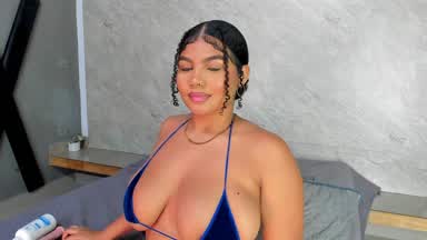 Squeezing my bigboobs