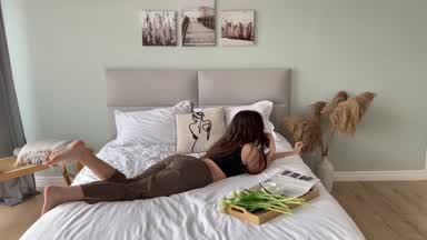 I like to spend time in bed)