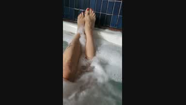 Foot dancing in Bubbles