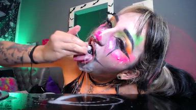 Playing with my saliva on the table🤡💦