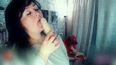 Roxy SUCK DILDO (Scene 005)