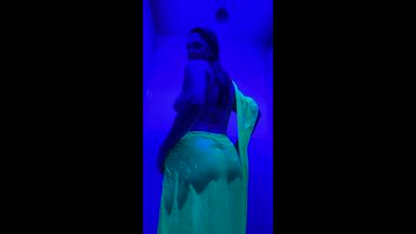Shower bath with saree, can you help me?👅💦