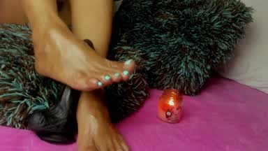 Feet with hot wax