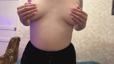 squeeze boobs 🍒👋