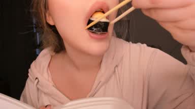 I love sushi  (´꒳`)♡