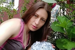 Luna and Colombian field flowers