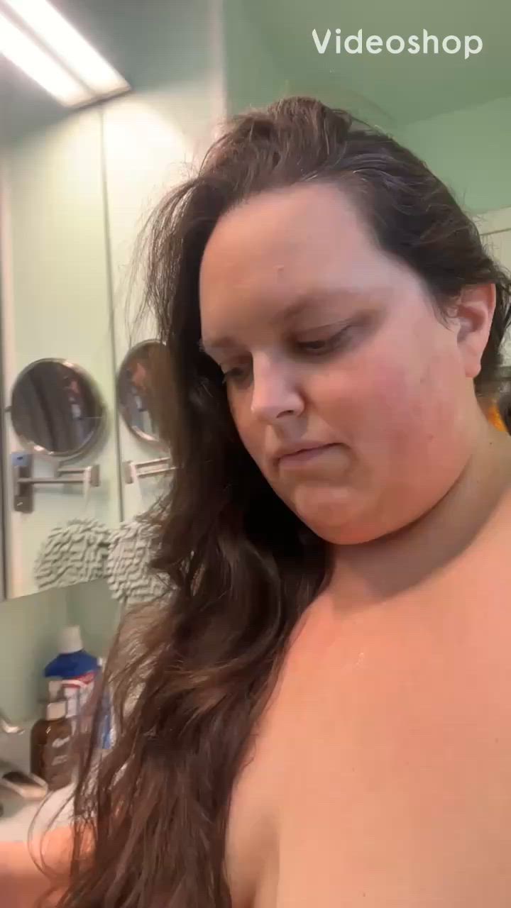 raeroughnbusty — Shower and a surprise visitor!