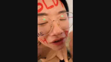 Slutwhore face got facial cumshot