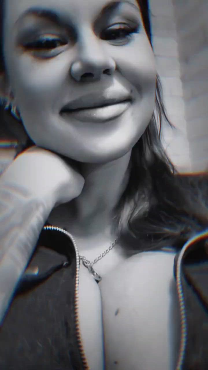 BW mood here 🖤
