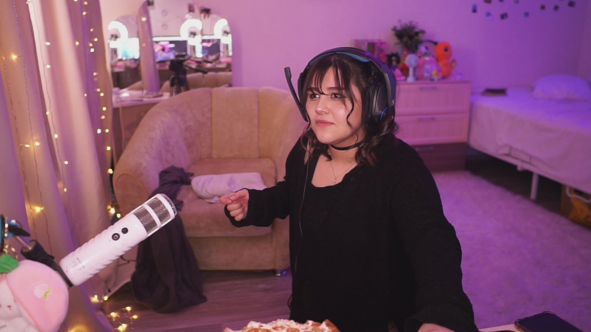 selebrating 1K followers !!