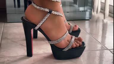 Sexy feet with heels♥
