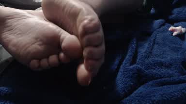 feet and toe play