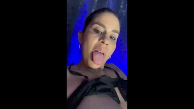 Many cum and fuck my pussy wet with my toy