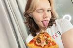 Sophie love pizza