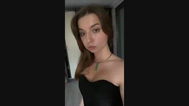 Try not to look at the boobs💋