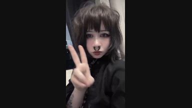 <3