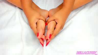 Caressing my feet💕🤩