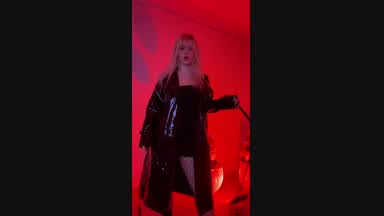 MISSRESS WITH A WHIP