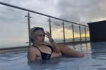Your goddess in the pool