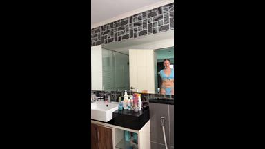 FULL: WET&WILD, CUMMING WHILE RIDING IN SHOWER