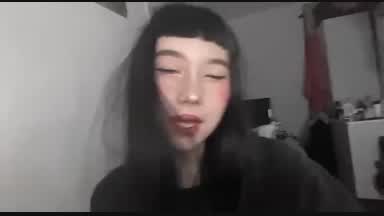 <3