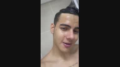 A hot shower🔥🔥