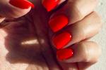 red nails