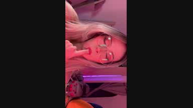 Amateur streaptase, fingery, ride, squirt!