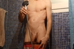 moi sous la douche