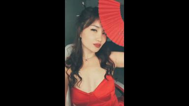 Chinese queen outfit