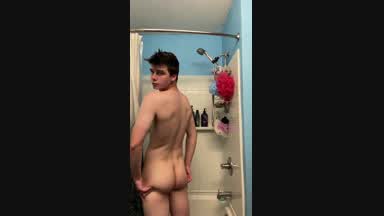 Booty jiggles