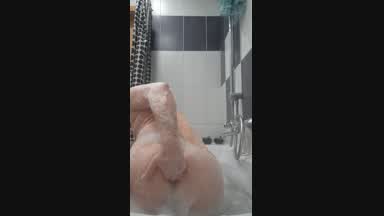 Bath time:)