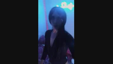 Trans girl fucks a big ass
