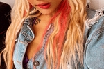 @Vaiolett_Rouss