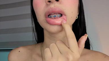 my tongue👅