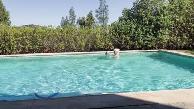 I'm swimming in the pool