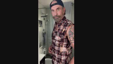 Sexy Goon in the Toilet