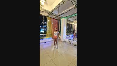POLE DANCE OUT